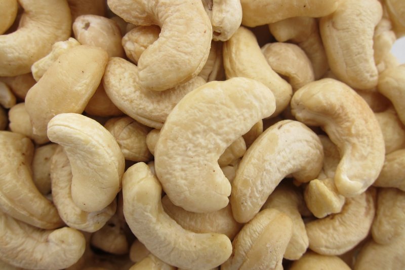 CASHEW NUT ROASTED & SALTED 1 LB
